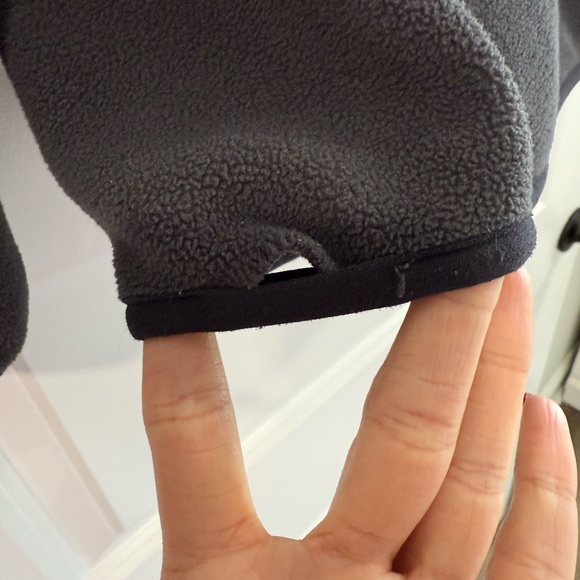 FIGS Women’s On-Shift Fleece Jacket in Deep Charcoal (small) - Picture 4 of 7